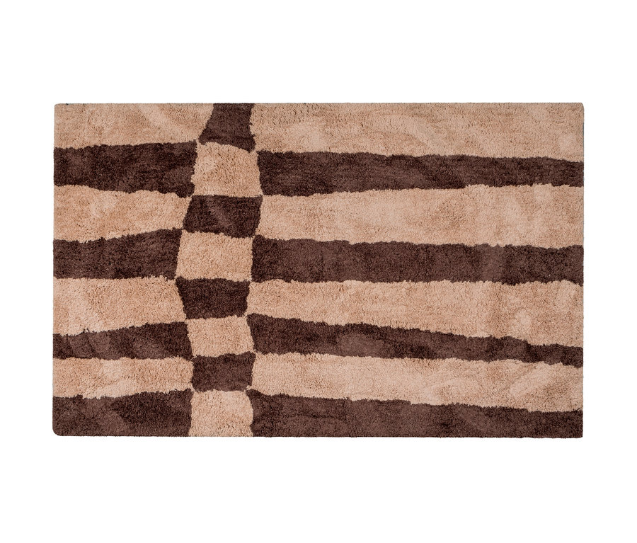 Rechteckiger Teppich mit abwechselnden horizontalen Streifen in Hellbeige und Dunkelbraun. Links sind die Streifen durch ein Schachbrettmuster unterbrochen.