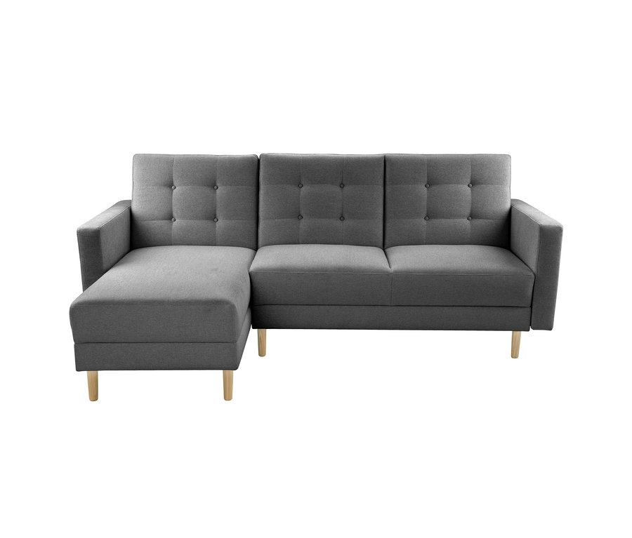 Graues L-förmiges Ecksofa mit Stoffbezug, getufteter Rückenlehne und hellen Holzfüßen.