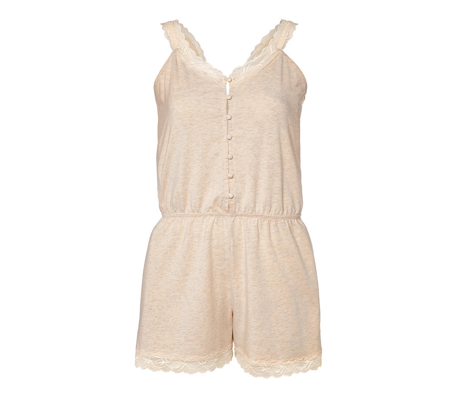 Beiger Jumpsuit-Pyjama mit Spitzendetails.
