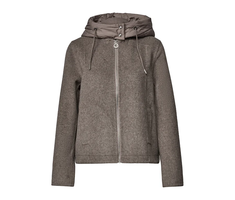 Street One Übergangsjacke in Braun mit Reißverschluss und gepolsterter Kapuze.