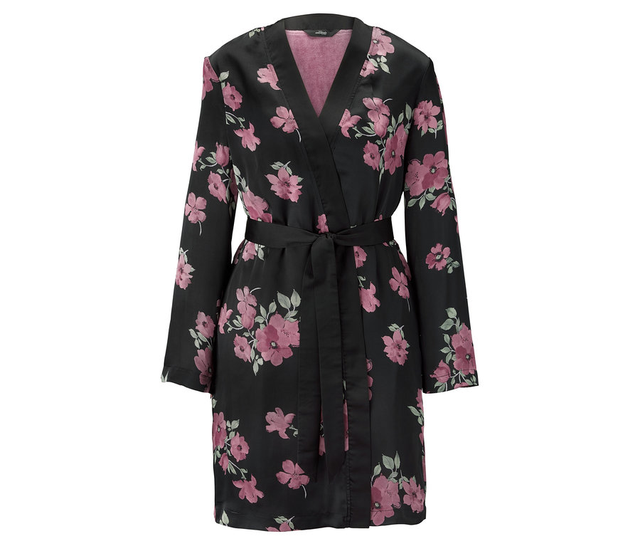 Ein schwarzer Kimono-Morgenmantel mit Blumenmuster und Gürtel.