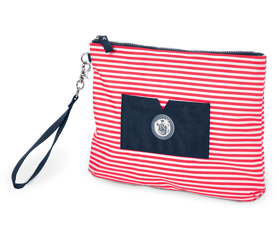 Gestreifte Tasche mit dunkelblauem Aufnäher.