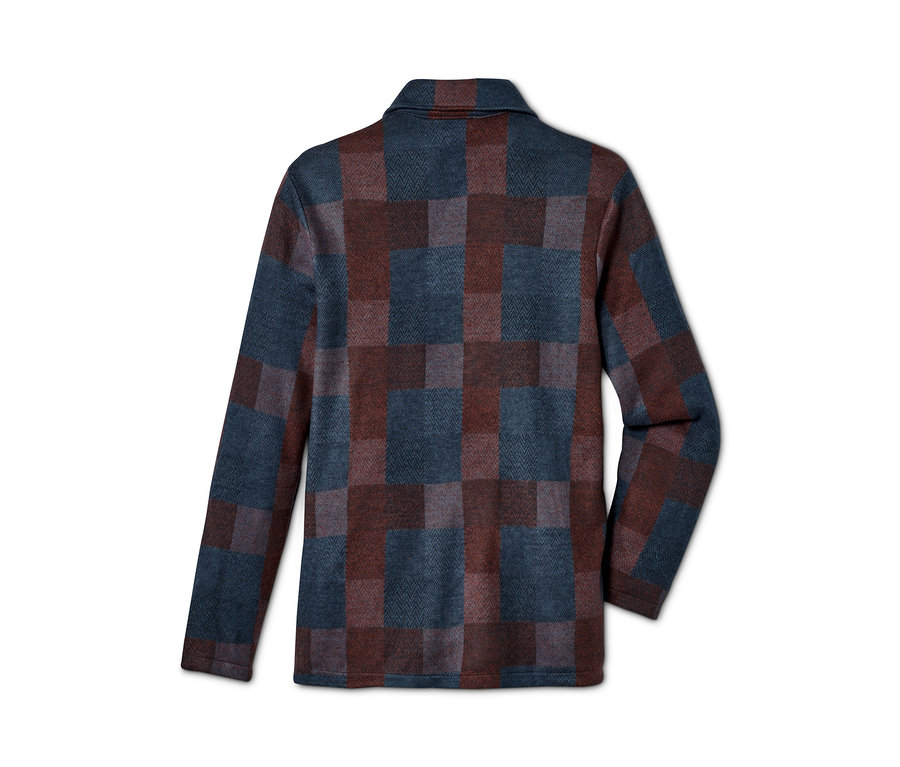 Detailansicht einer karierten Hemdjacke im Worker-Style.