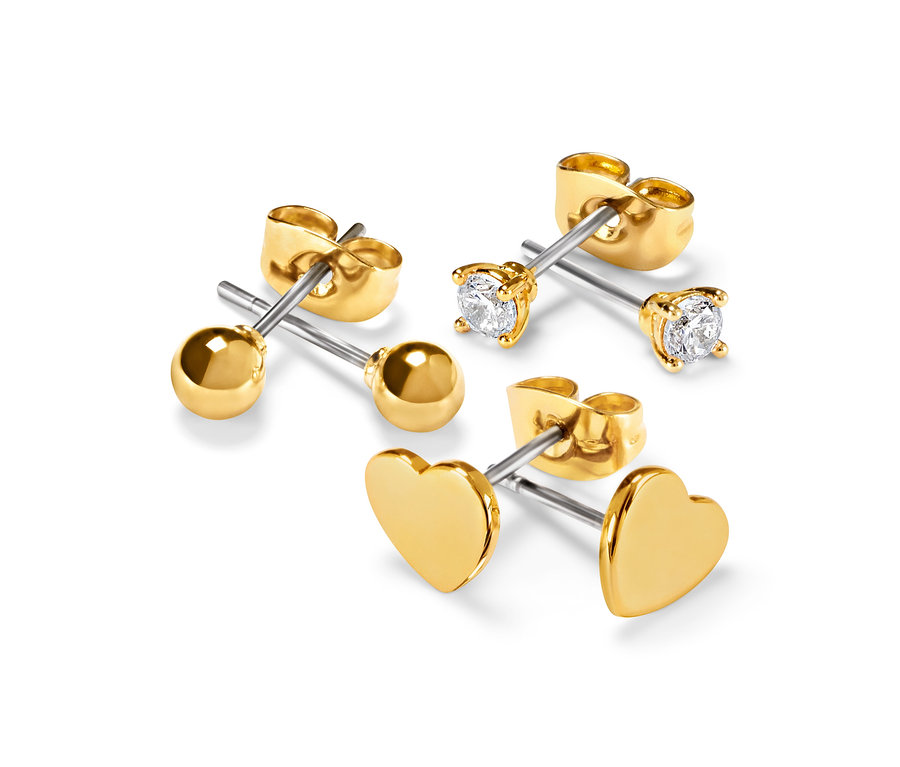 Goldene Ohrstecker, 3-teilig: Kugeln, klare Zirkonia und Herzen.