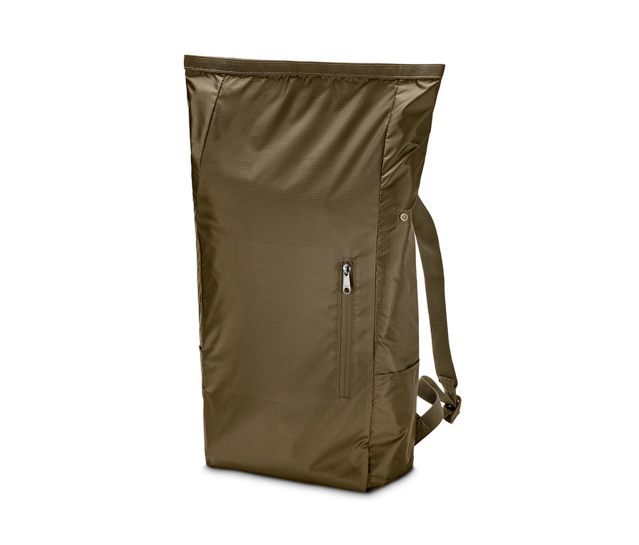 Ein faltbarer Rucksack in Khaki.