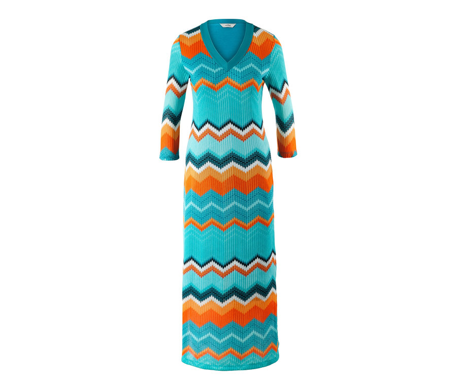 Langes, türkisfarbenes Strickkleid mit Zickzackmuster in Orange und Weiß.