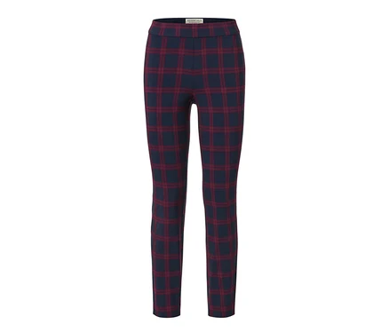 Rot-blau karierte Stretchhose.