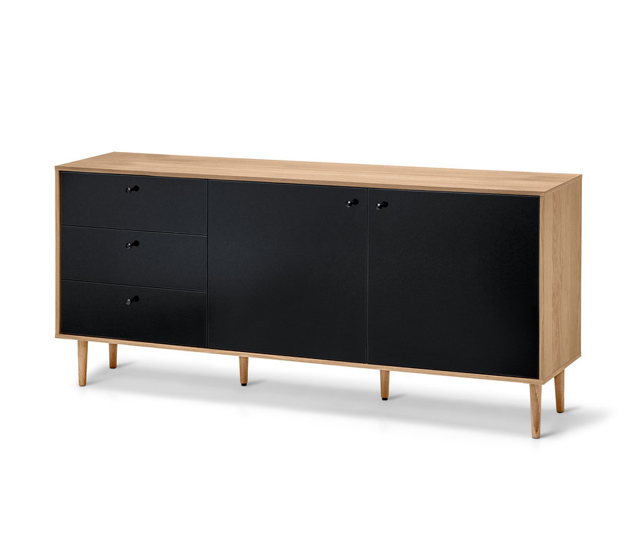 Anthrazitfarbenes Sideboard »Bekeson« mit drei Schubladen und Türen.