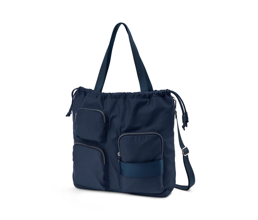 Blauer Rucksack mit Reissverschlusstaschen außen.