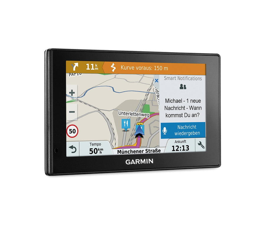 Schwarzes GARMIN Navigationsgerät DriveSmart 5 MT-D ARD zeigt Karte und Benachrichtigungen.