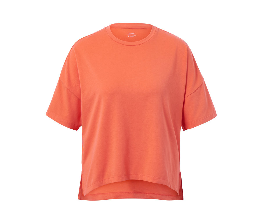 Orangefarbenes Sportshirt.