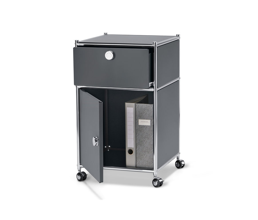Grauer Rollcontainer »CN3« mit Schublade und Tür, wobei Schublade und Tür geöffnet sind und sich im Inneren ein Aktenordner befindet.
