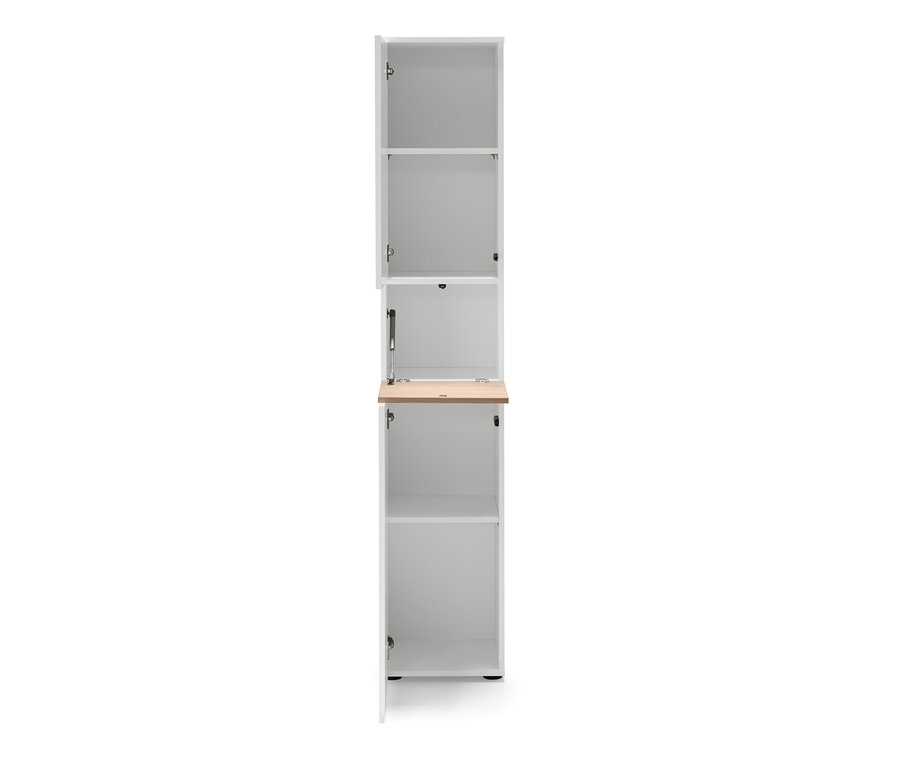 Schmaler Hochschrank mit offenen Türen und Regalen.
