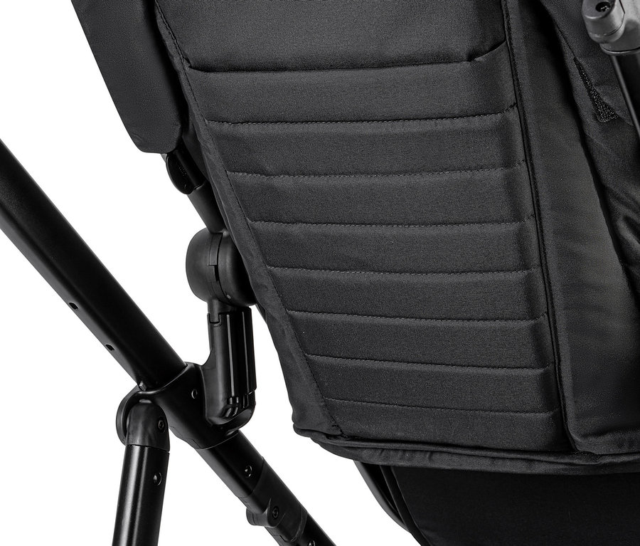 Detailansicht des schwarzen Osann Kombi-Kinderwagens »Olé Re.Label«.