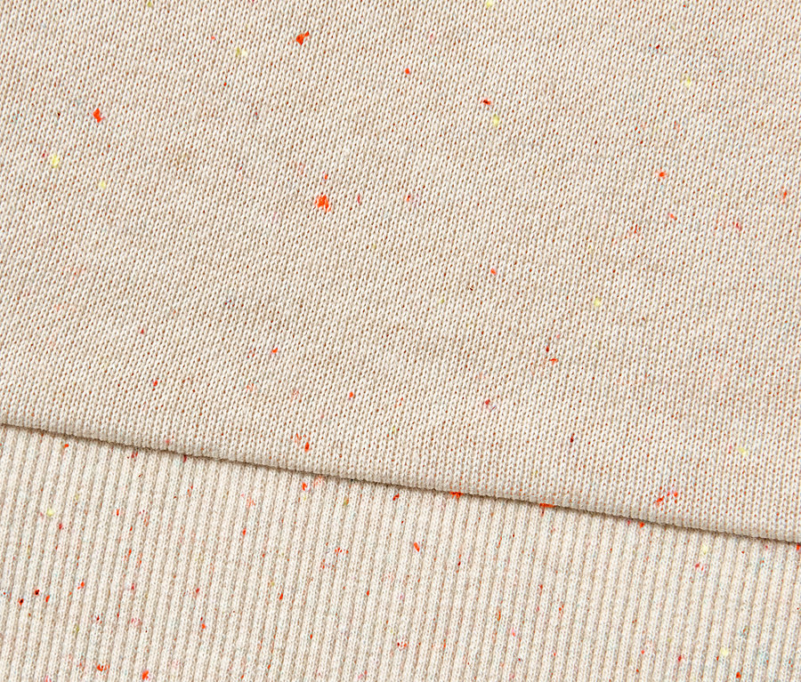 Detailaufnahme eines Kinder-Sweatshirts.