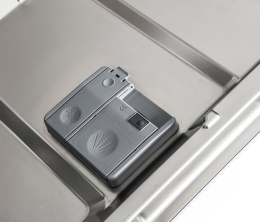 Detailansicht des grauen Spülmittelbehälters des Respekta vollintegrierter-Geschirrspüler »GSP45VV«.