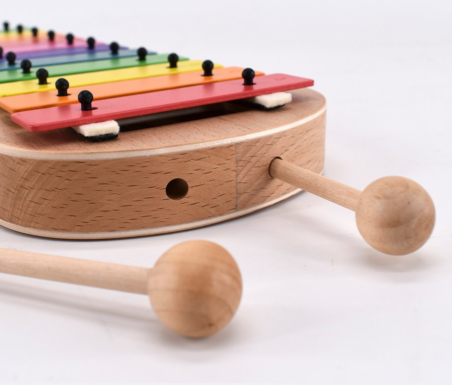 Nahaufnahme von Voggenreiter Großes Glockenspiel mit bunten Klangplatten und Schlägel.