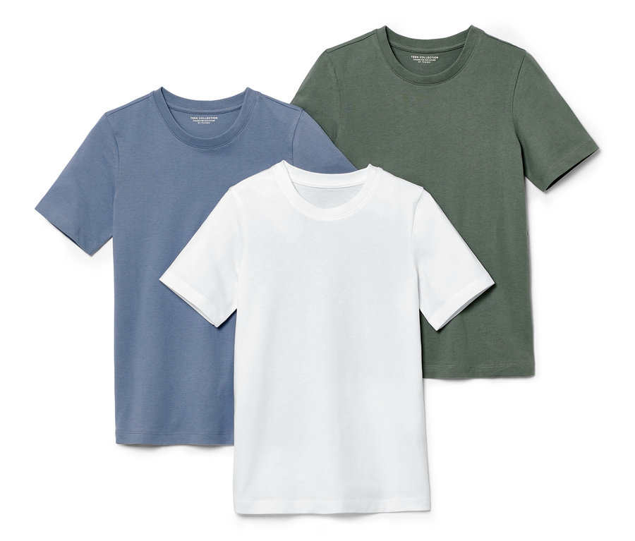 Drei Kinder-T-Shirts, blau, weiß, grün.