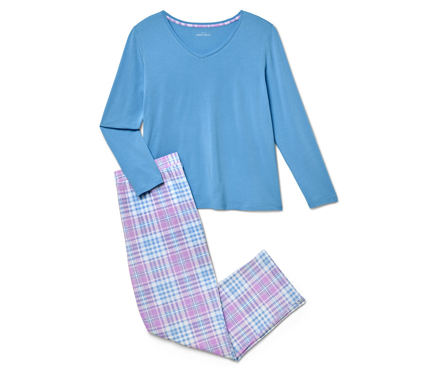Blauer, langärmliger Pyjama mit karierter Hose.