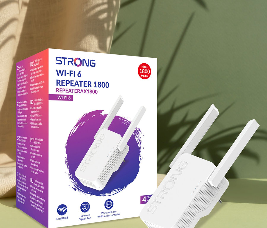 Ein weißer Strong Wi-Fi 6 Repeater »AX 1800« und seine Verpackung.