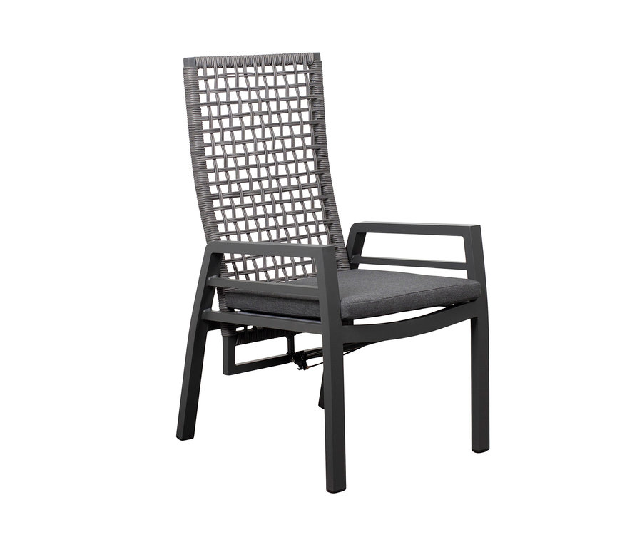 Grauer deVries Stuhl mit Seilgeflecht und Kissen.