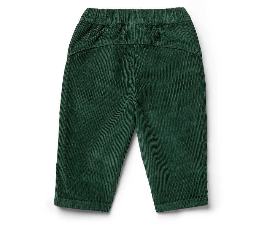 Detailansicht der Rückseite einer grünen Cordhose.