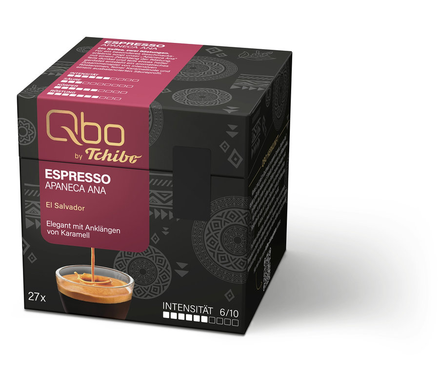 Schwarze Qbo by Tchibo Espresso Apaneca Ana Kaffeekapselpackung mit 27 Kapseln, Herkunft El Salvador, elegant mit Karamellnoten, Intensität 6/10. Ein Espresso mit Crema ist abgebildet.