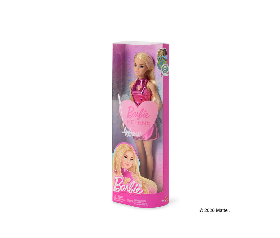 Eine blonde Barbie-Puppe in einer durchsichtigen Plastikverpackung, die ein glänzendes pinkfarbenes Metallic-Kleid trägt und ein herzförmiges Schild mit der Aufschrift „Barbie Helene Fischer“ hält.