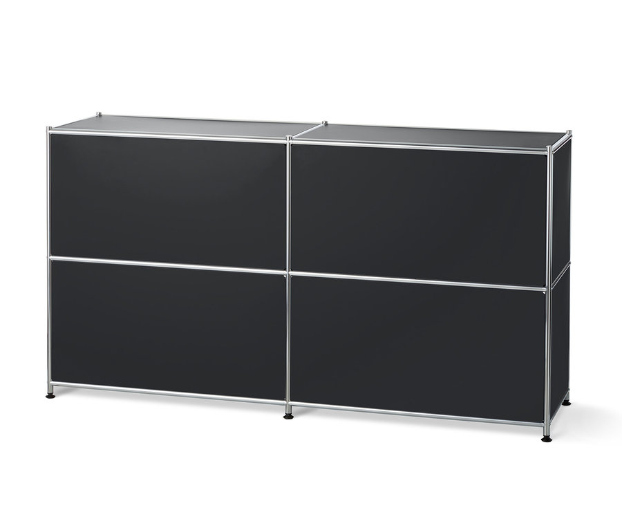 Schwarzes Metall-Sideboard mit 2 versetzbaren Klappenfächern.