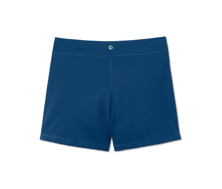 Marineblaue Lauf- und Badeshorts auf weißem Hintergrund.