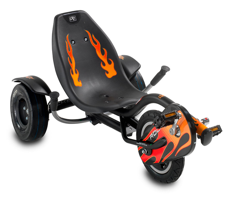 Ein schwarz-oranges EXIT Triker-Gokart »Rocker Fire« auf weißem Hintergrund.
