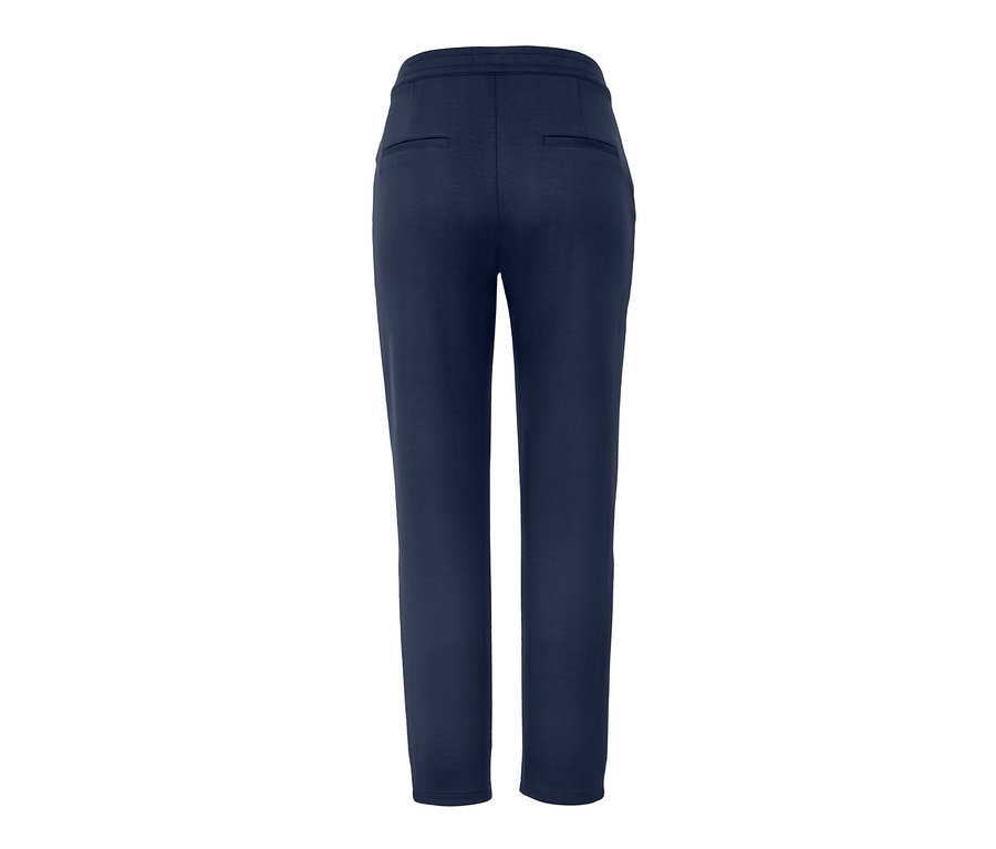Dunkelblaue Joggpants.