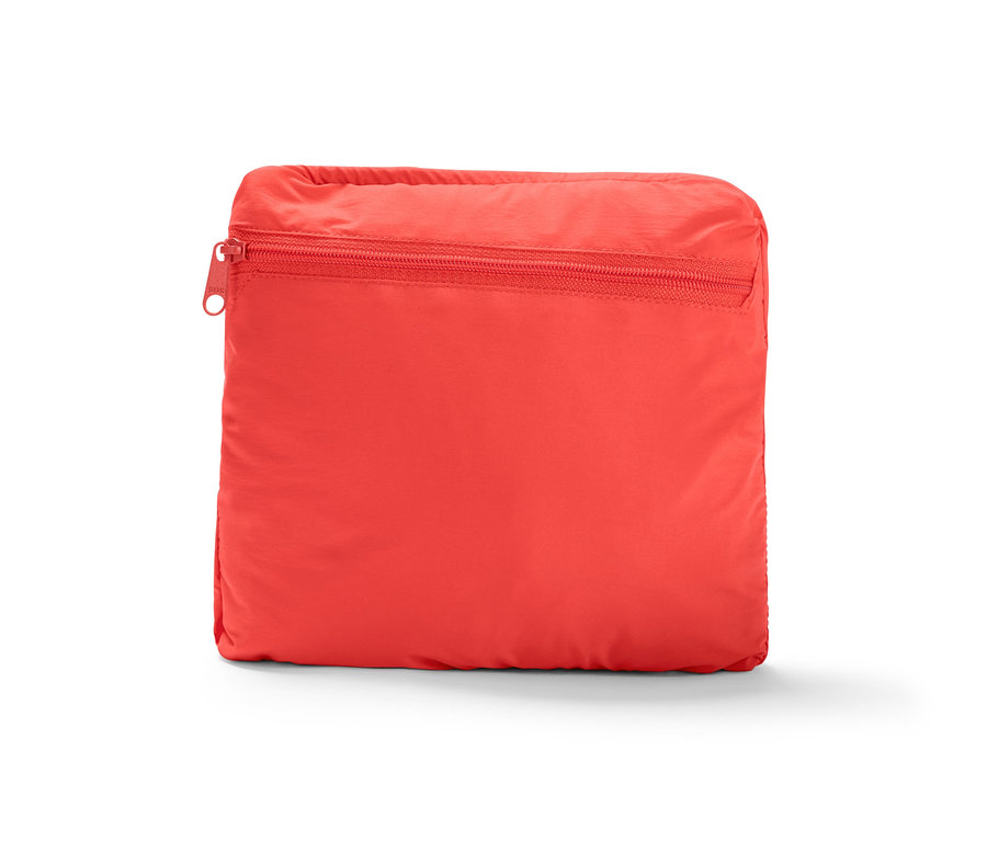 Eine gefaltete Lightweight-Windjacke.