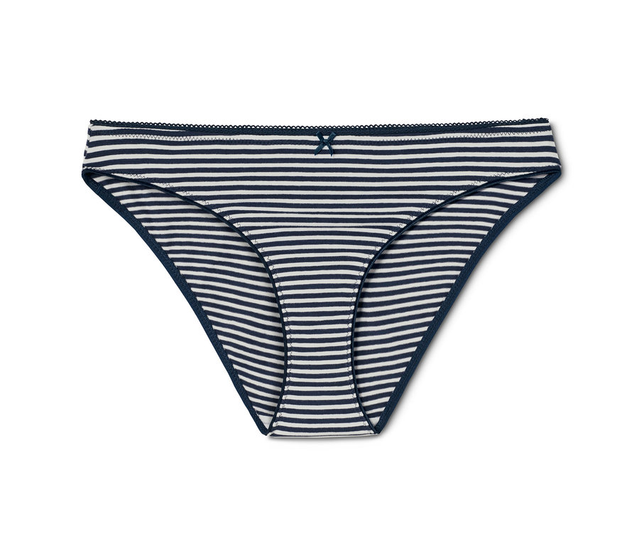 Detailaufnahme eines Damen Slips mit blau-weissen Streifen, aus einem 5er Pack.