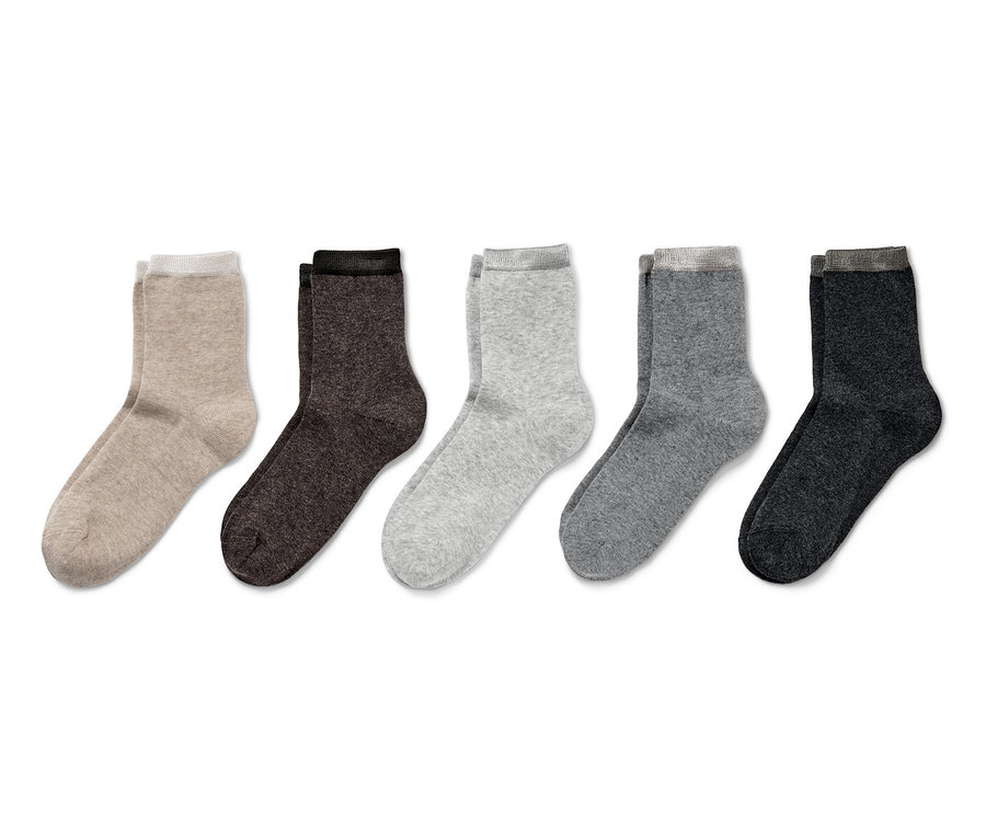 Fünf Paar Socken mit Glanzbündchen in Beige, Braun, Hellgrau, Grau und Dunkelgrau.