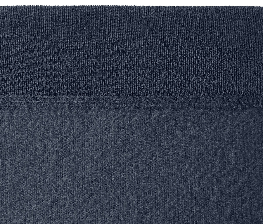 Detailaufnahme einer blauen Thermoleggings.