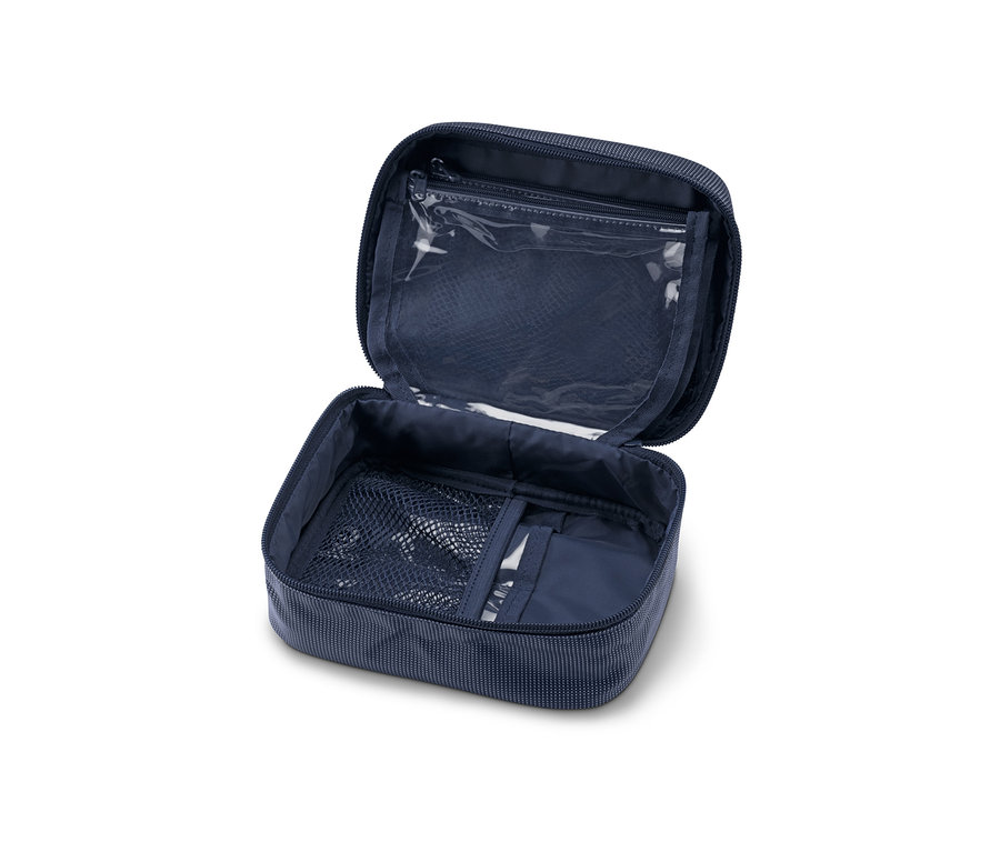 Geöffnete blaue Medikamenten-Tasche.