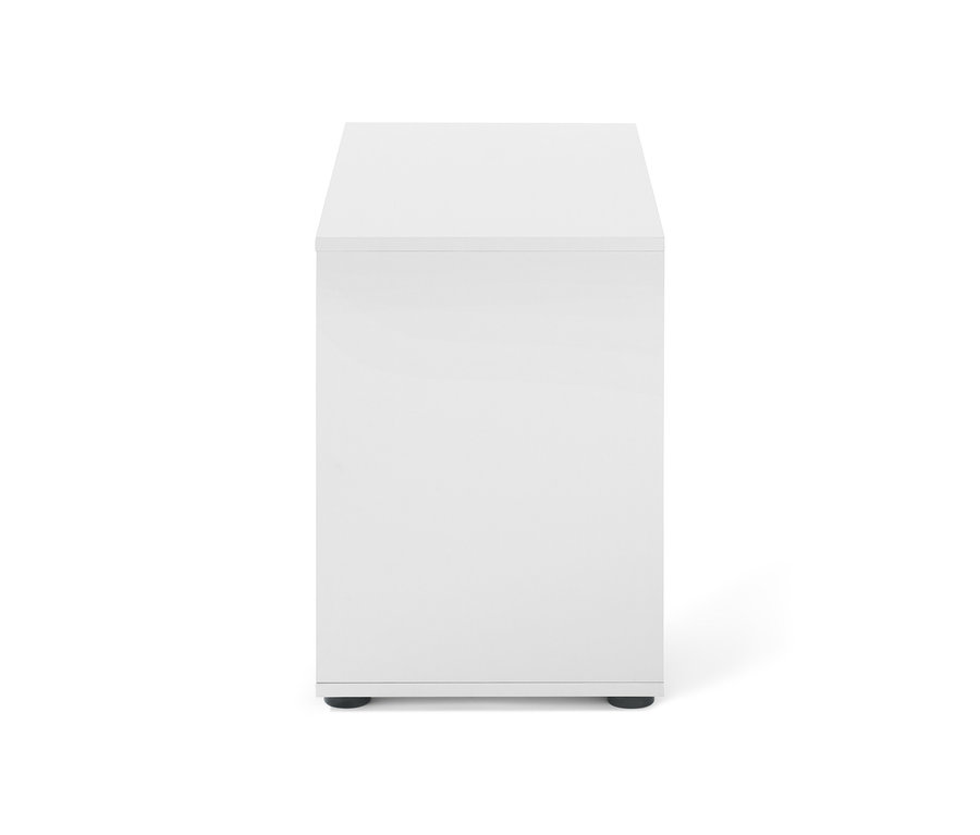 Weißes Sideboard mit Schublade auf weißem Hintergrund.