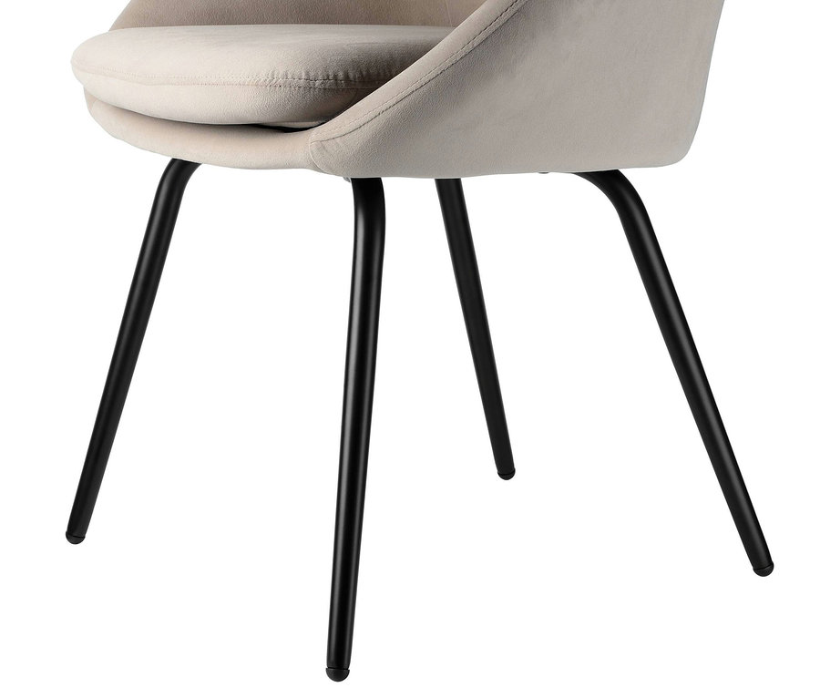 Detailaufnahme eines beigen Eglo 2er-Set Stühle »GuaGua« Stuhls mit schwarzen Beinen.