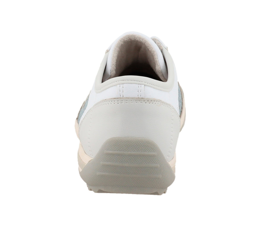 Detailansicht der Rückseite eines weißen und jeansfarbenen Romika Sneakers aus PU.