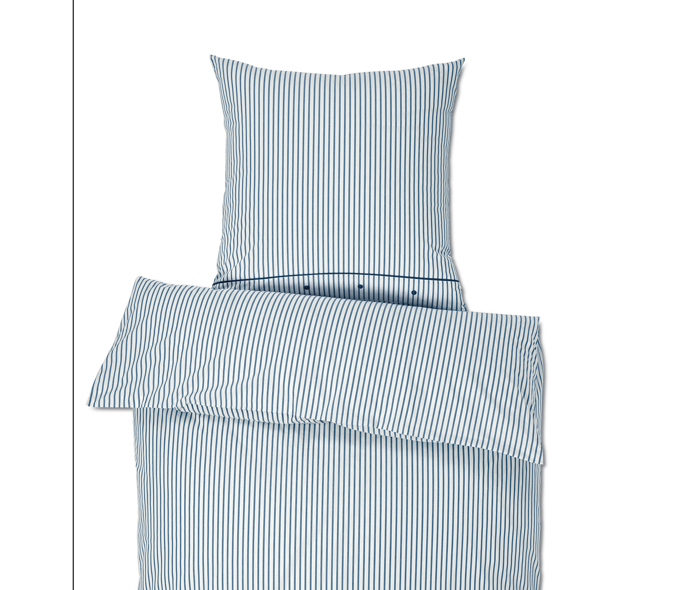 Draufsicht von normalgroßer Perkal-Bettwäsche mit blau-grünen Streifen.