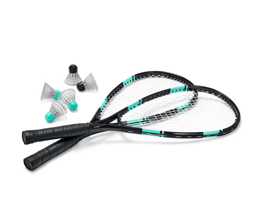 Zwei schwarze Turbo-Badmintonschläger und fünf Federbälle.