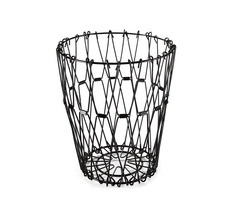 Ein schwarzer Flexi-Korb aus Draht.