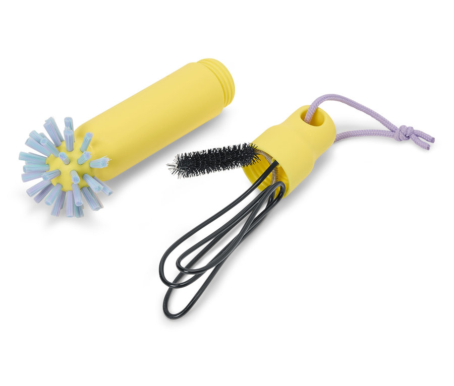 Gelbe Reinigungsbürste mit blauen Borsten und ein Reinigungsset mit gelbem Griff.