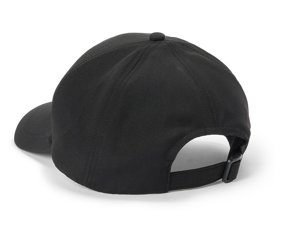 Rückansicht einer schwarzen Baseballkappe mit verstellbarem Riemen.