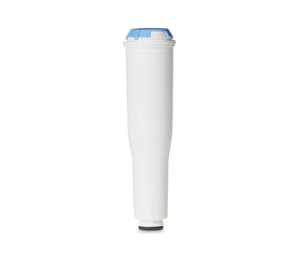 Weißer WMF Wasserfilter für 950 S mit blauem Deckel auf weißem Grund.