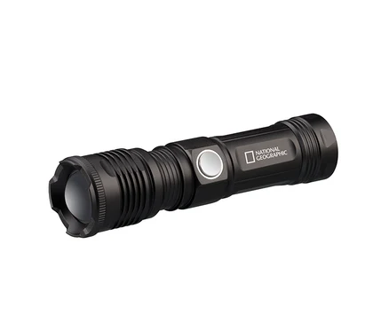 Eine schwarze NATIONAL GEOGRAPHIC ILUMINOS 1000 LED-Zoom-Taschenlampe mit 1.000 lm.