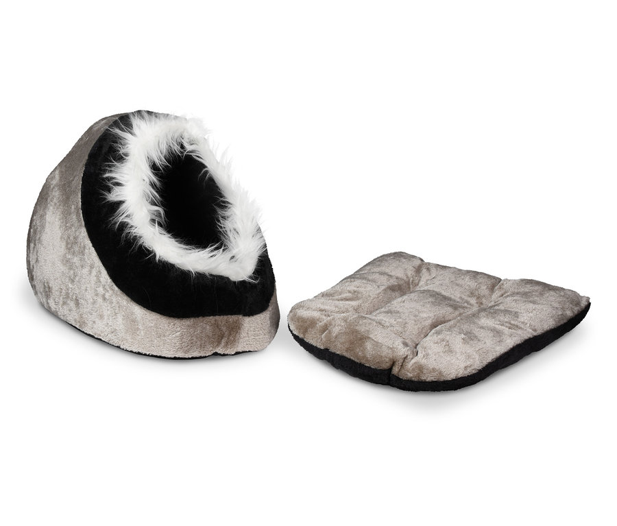 Eine graue Karlie-Katzen-Kuschelhöhle und ein graues Katzenkissen auf einem weißen Hintergrund.