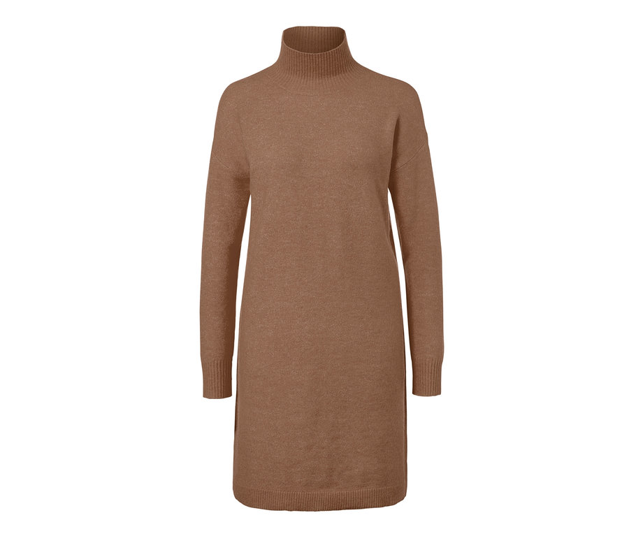Ein braunes Strickkleid mit Rollkragen.