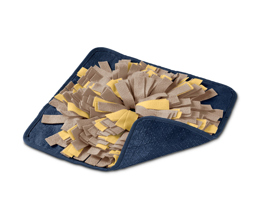 Eine quadratische Tier-Schnüffelmatte in Beige, Gelb und Blau.